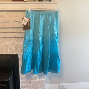 Jane Ashley casual lifestyle skirt.